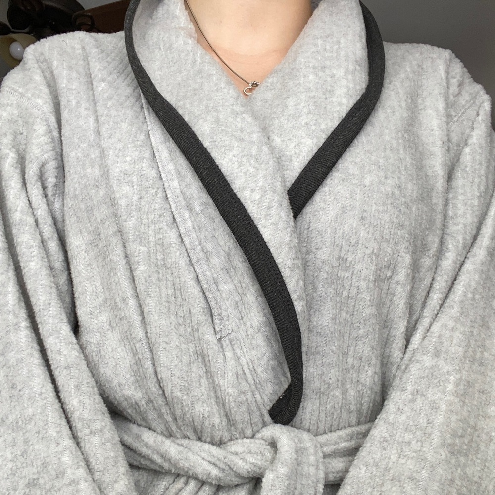 Vanity Fair Comfortable Robe - Picture 2 of 4